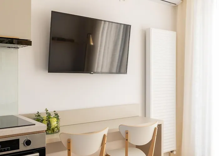Studio 8 I One Bedroom Apartment I Airport I Therme