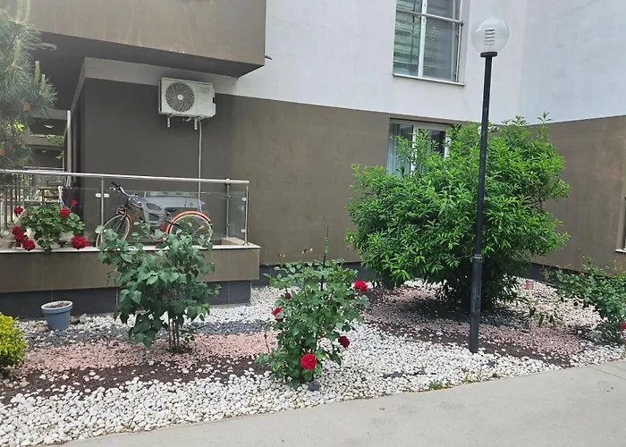 Airport Residence 3