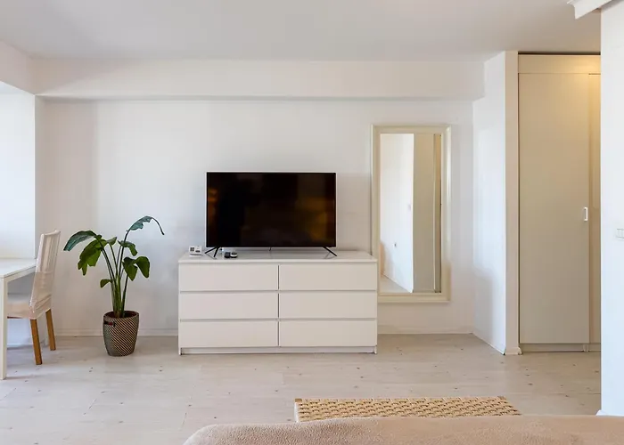 Airport Residence - Across From Otopeni Airport